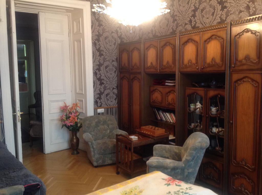 Ia'S Homestay Tbilisi ภายนอก รูปภาพ